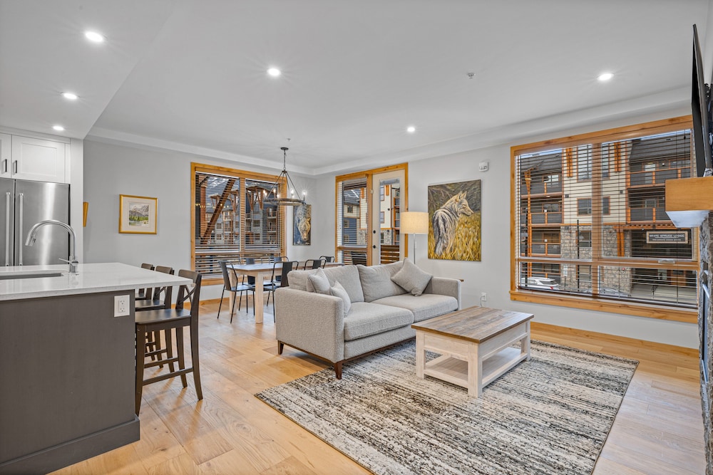 T216a Two Bedroom Premier Condo