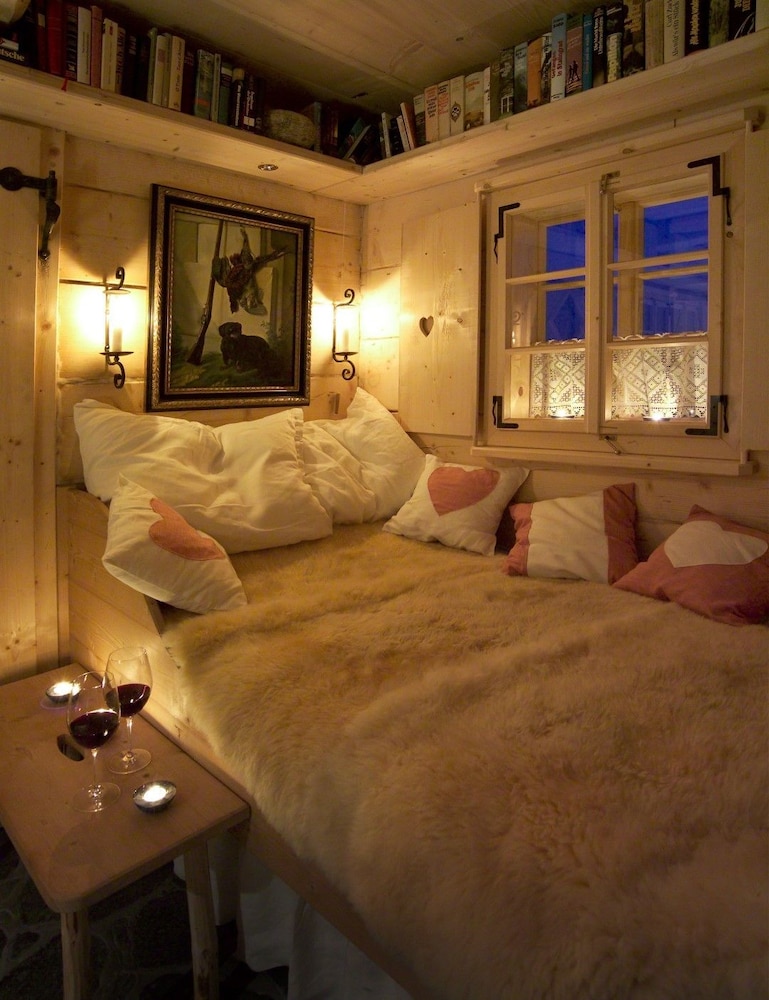 Traditional Chalet, 2 Bedrooms, Terrace, Mountain View photo 1