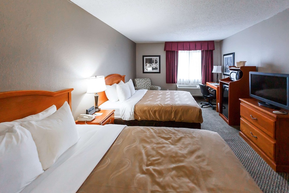 Standard Room, 2 Queen Beds, Non Smoking - Photo 3