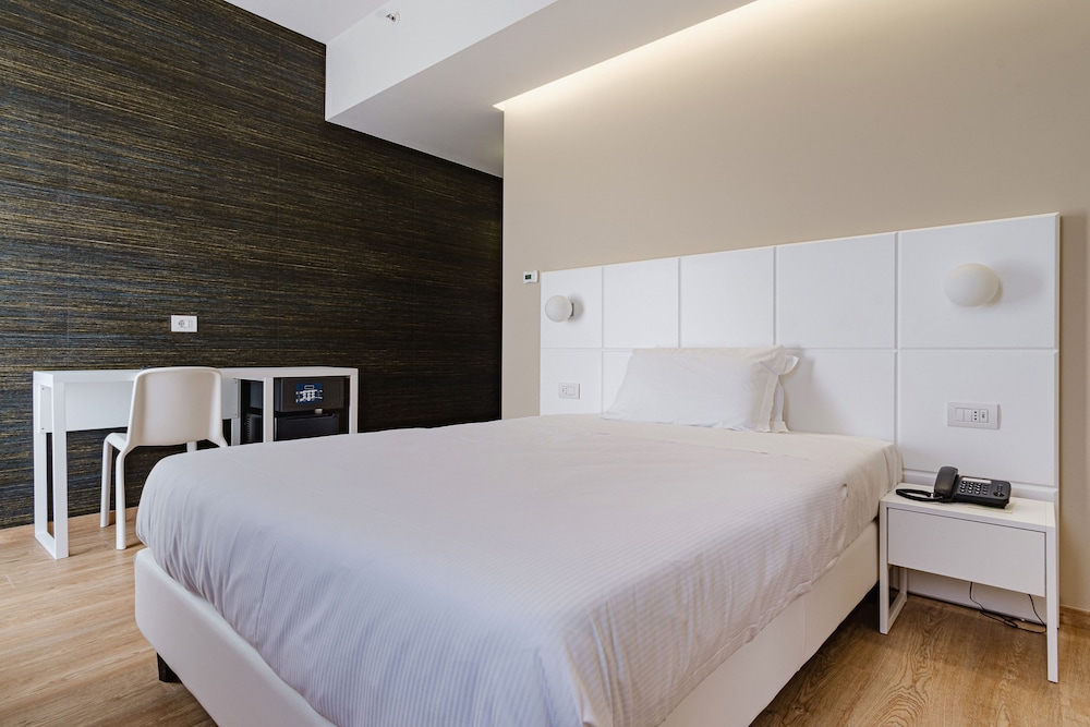 Classic Room, 1 Large Twin Bed - Photo 1