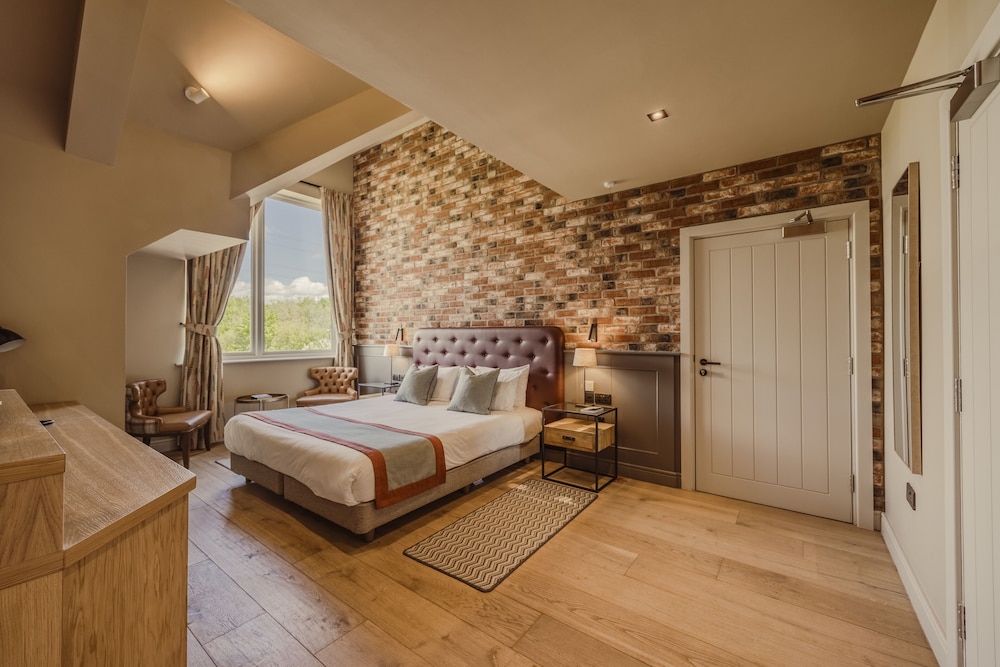 Signature Double or Twin Room, Accessible photo 3