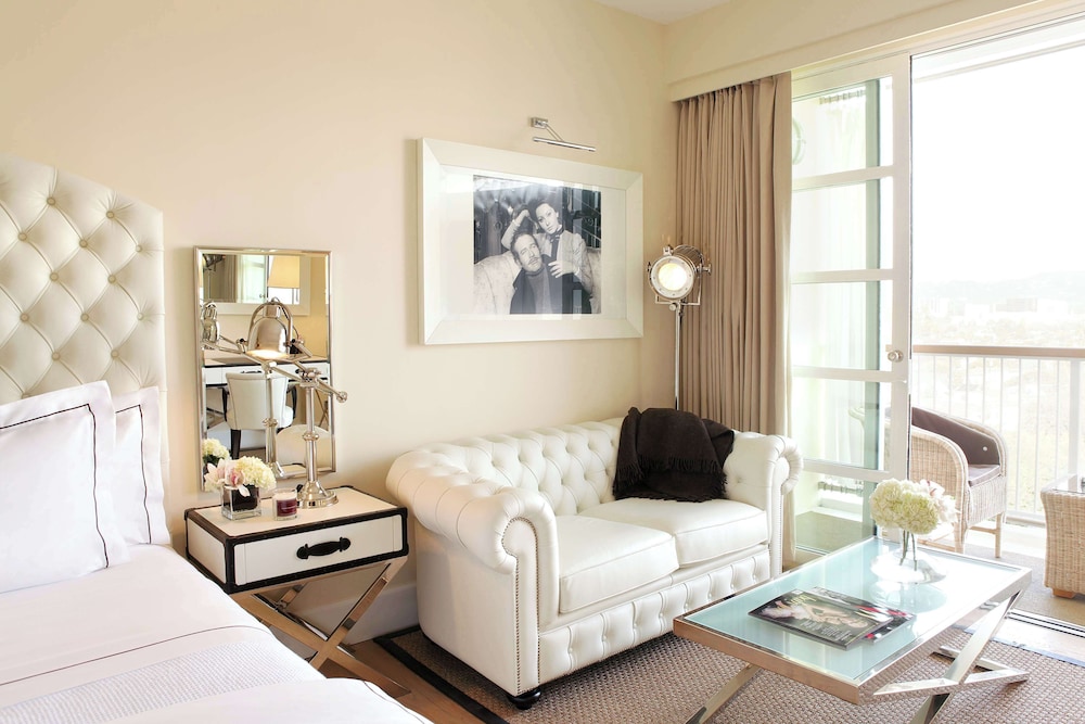 Room, 1 Bedroom, 1 King Bed, Accessible (Hearing, Roll-In Shower)