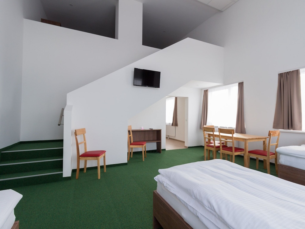 Basic Quadruple Room photo 1