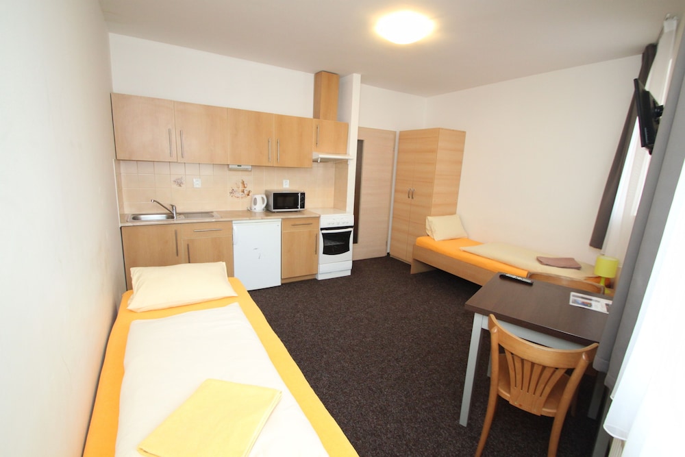 Basic Apartment photo 1