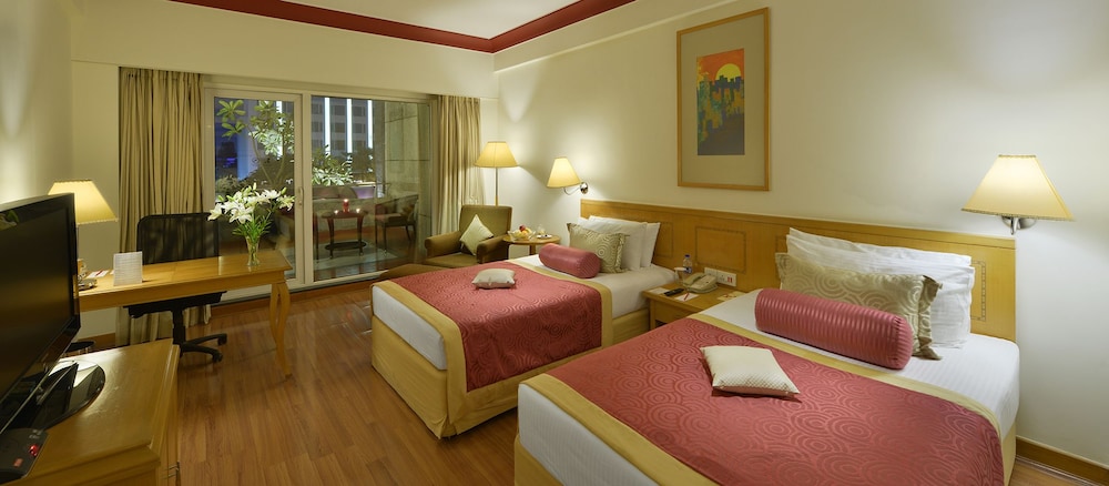 Superior Room City View Twin Bed - Photo 1