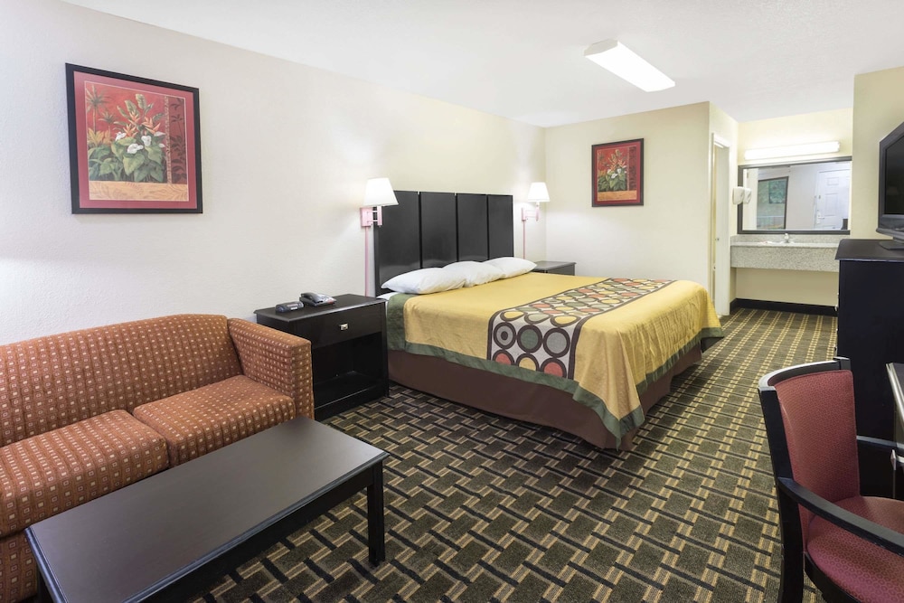 Standard Room, 1 King Bed - Photo 3