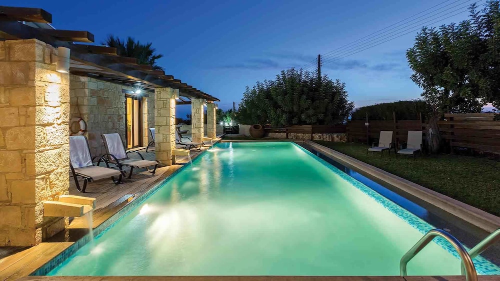 Villa photo 3