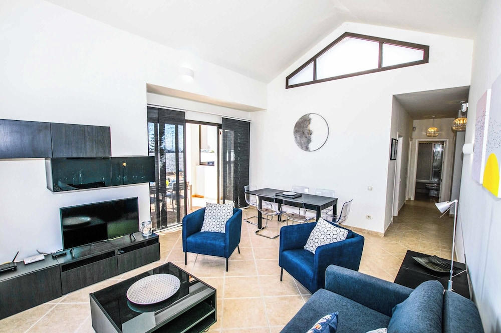 Villa (4 Bedrooms) photo 2