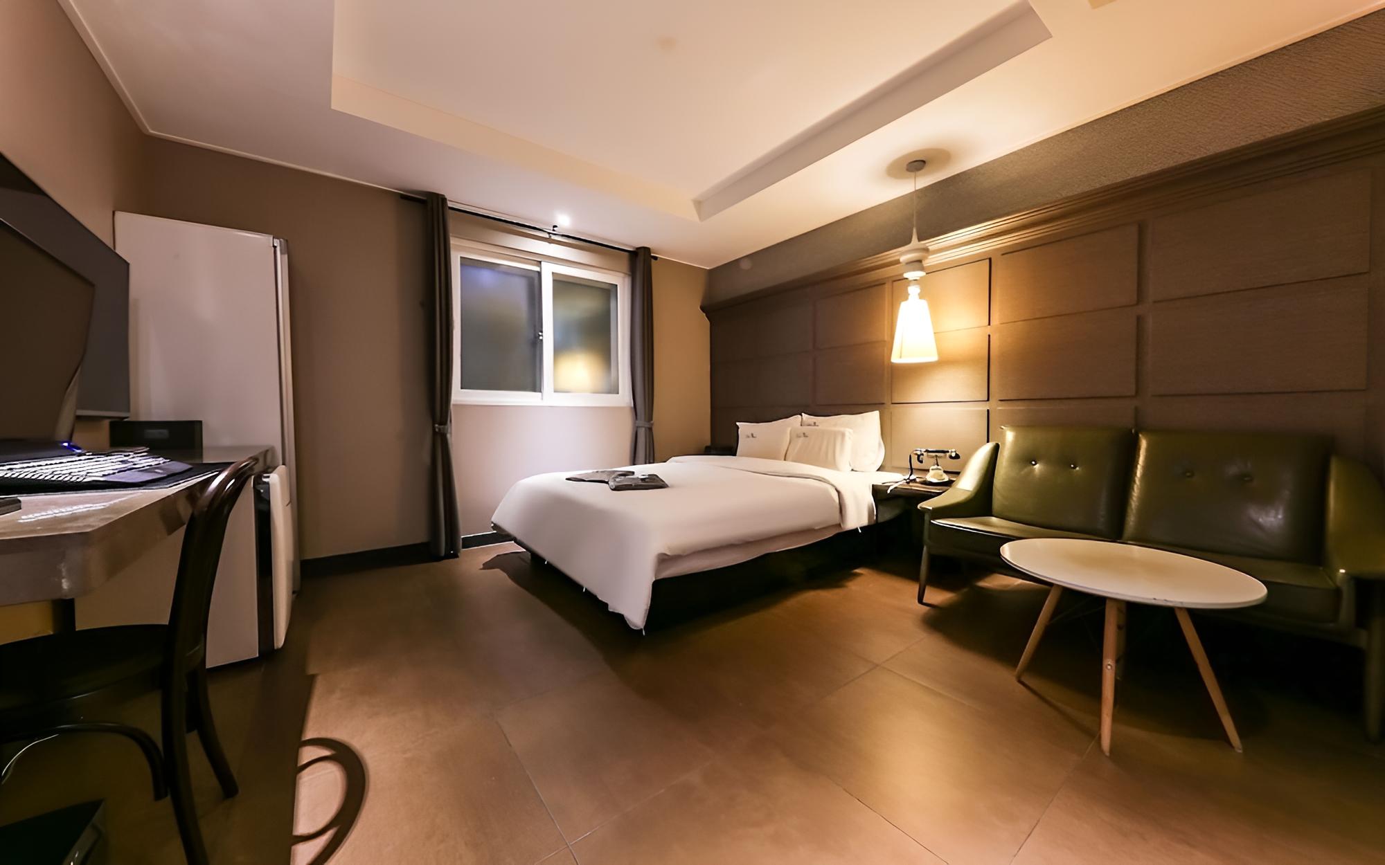 Room (Premium Movie Room (up to KRW 5000 di) - Photo 11