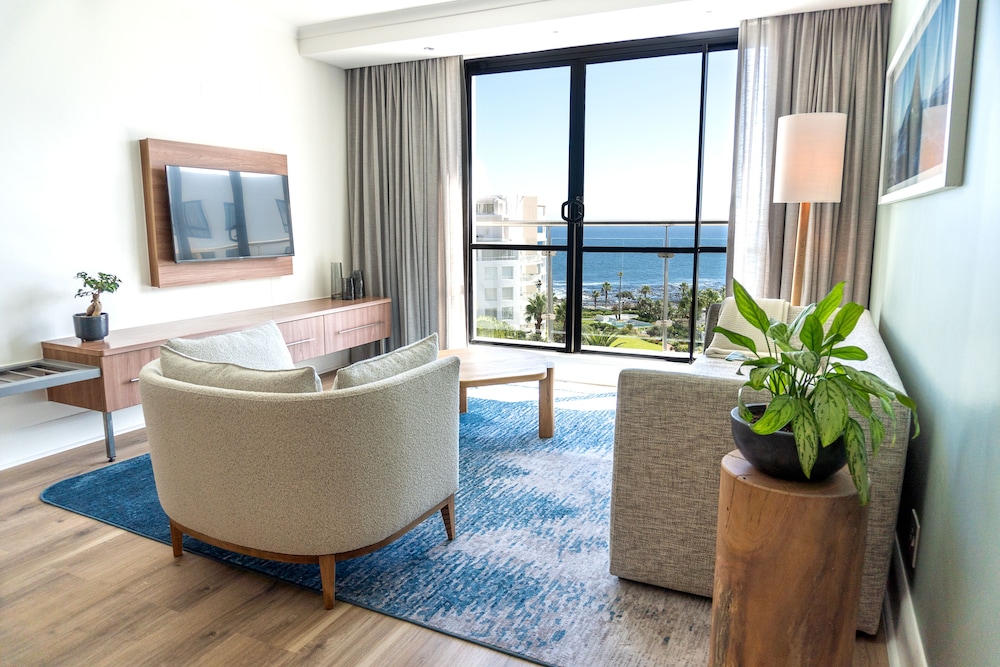 Signature Ocean Suite with Balcony - Photo 6