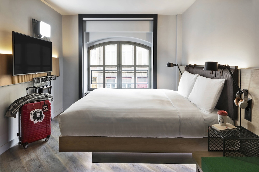 Room, 1 Queen Bed - Photo 2