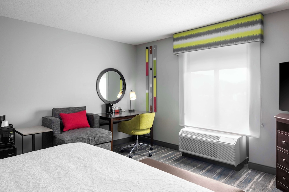 Room, 1 King Bed - Photo 4