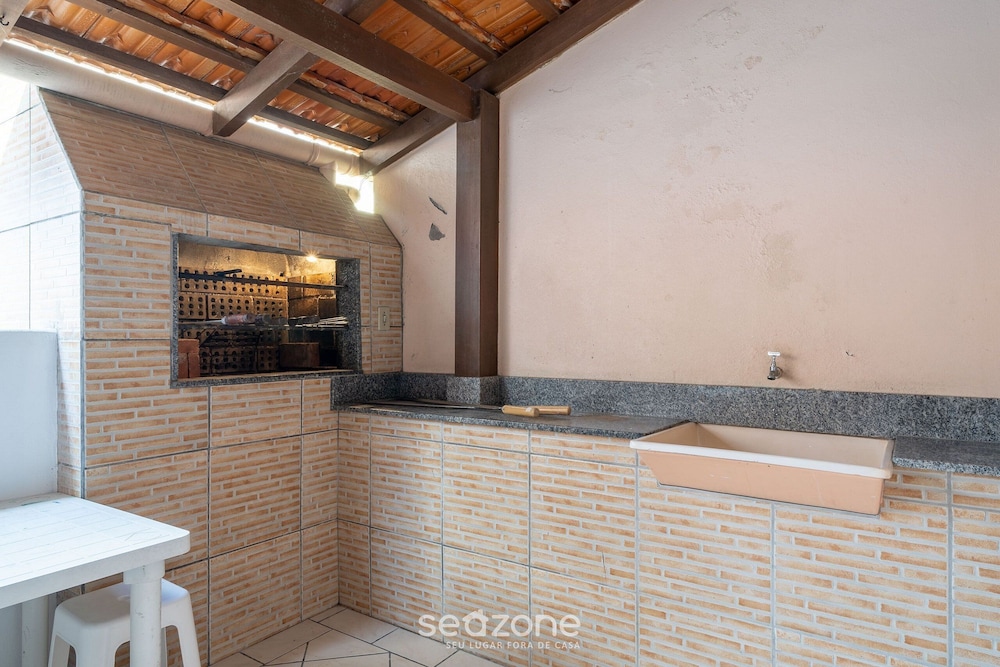 Basic Villa photo 2
