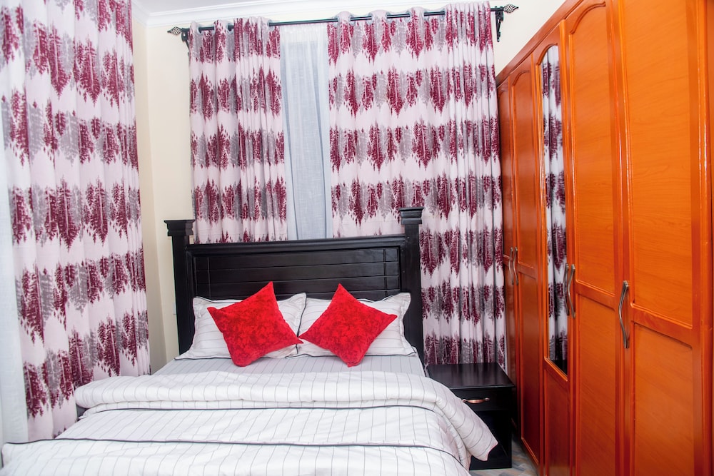 Executive Suite, 2 Bedrooms, Balcony, Garden View