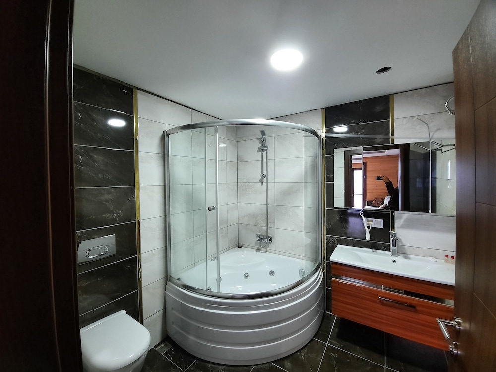 Business Suite photo 3