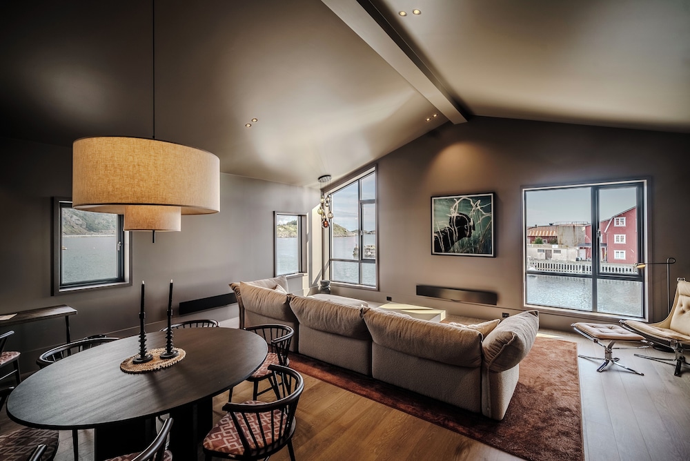 Loft suite with ocean view photo 2