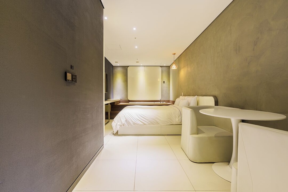 Shuttle Hotel-ICN T1/T2 | 2x Daily (Hotel-ICN 05:00/16:00, ICN-Hotel T1 08:30/19:30 T2 08:00/19:00)