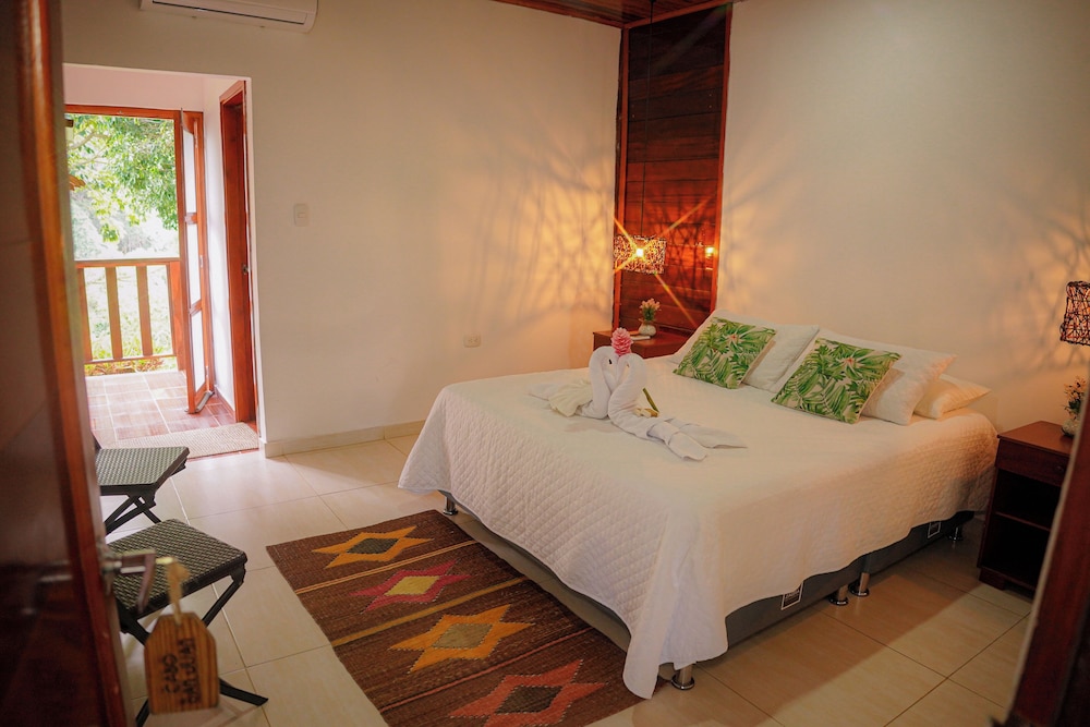 Traditional Double Room, 1 Queen Bed, Balcony, Mountain View photo 1