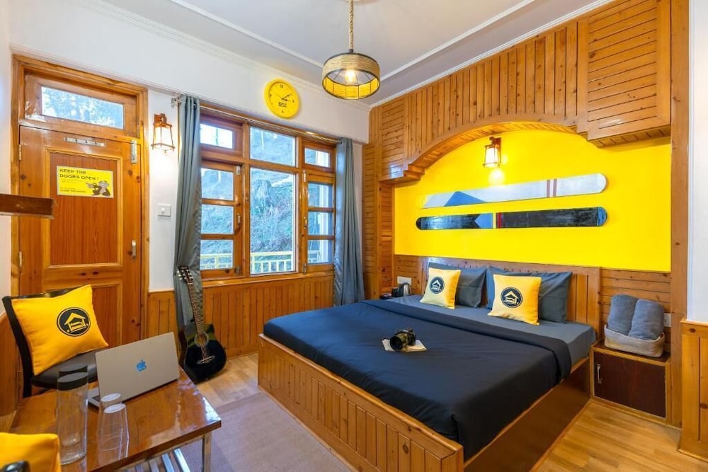 Deluxe Double Room with Balcony photo 1