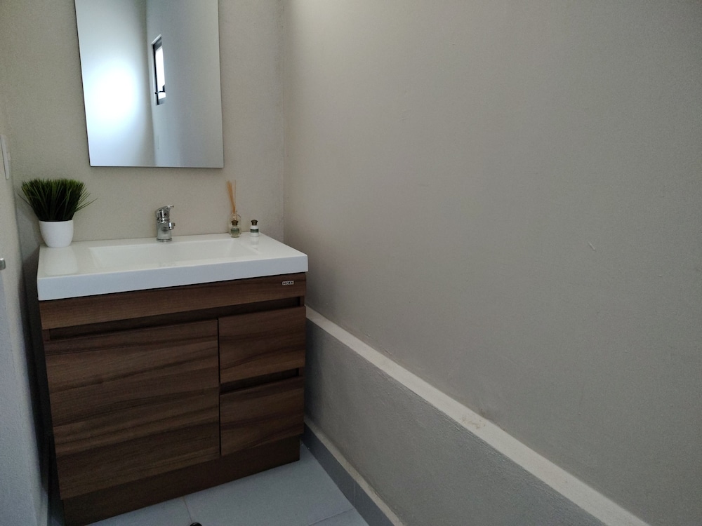Deluxe Double or Twin Room - Photo 6