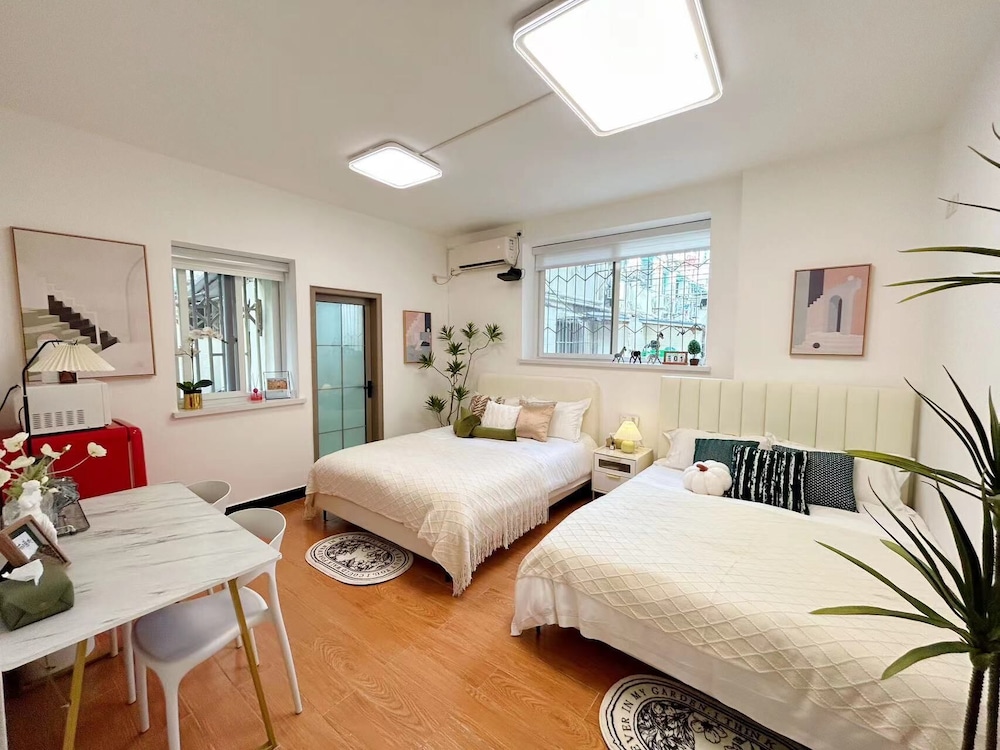 Basic Apartment, 2 Queen Beds, Non Smoking, Kitchen