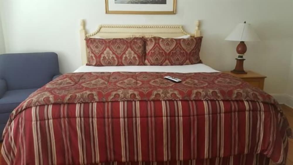 #27 King Norris Room photo 1