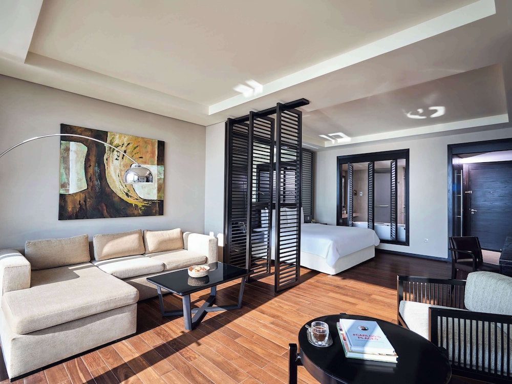 Premium Room, 1 King Bed, Sea View