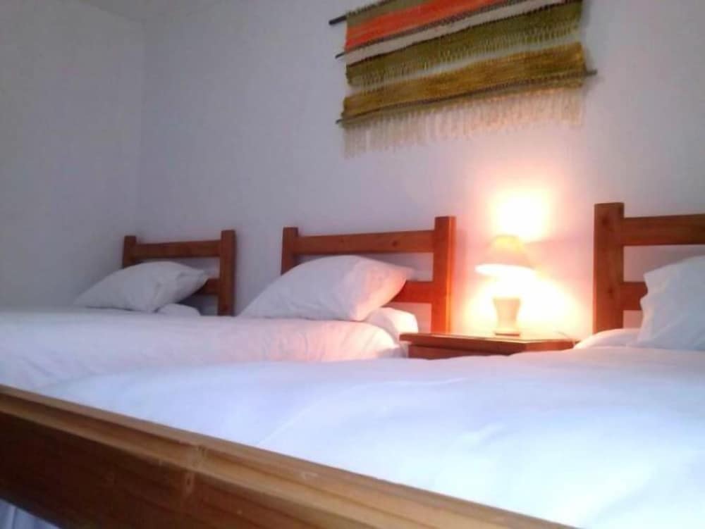 Standard Triple Room, 3 Twin Beds, Private Bathroom photo 1