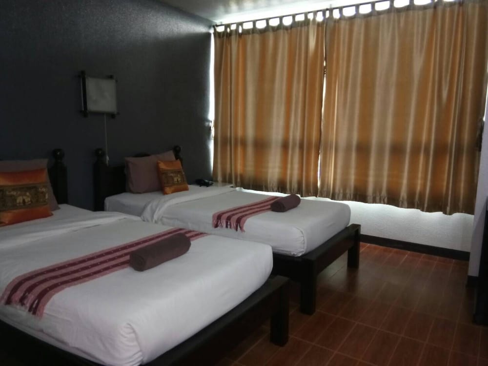Standard Twin Room - Photo 2
