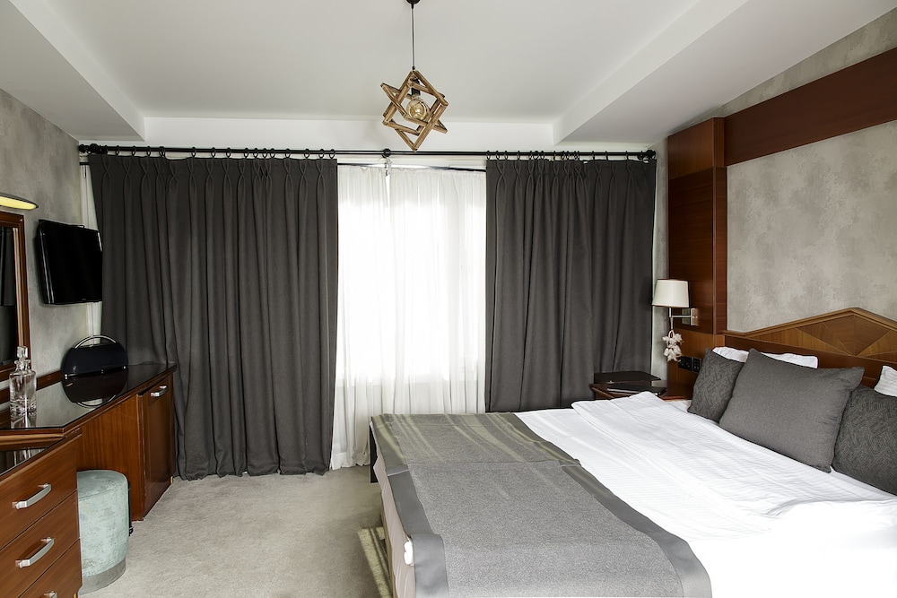 Honeymoon Room photo 3