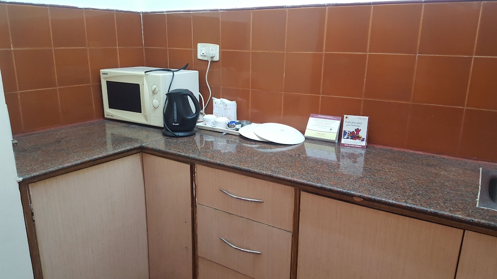 Family Double Room, Multiple Beds, Kitchen photo 2