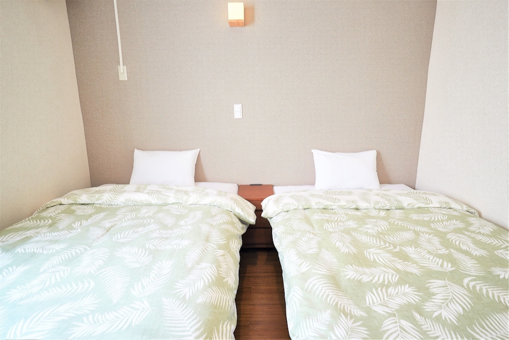 Standard Twin Room - Photo 2
