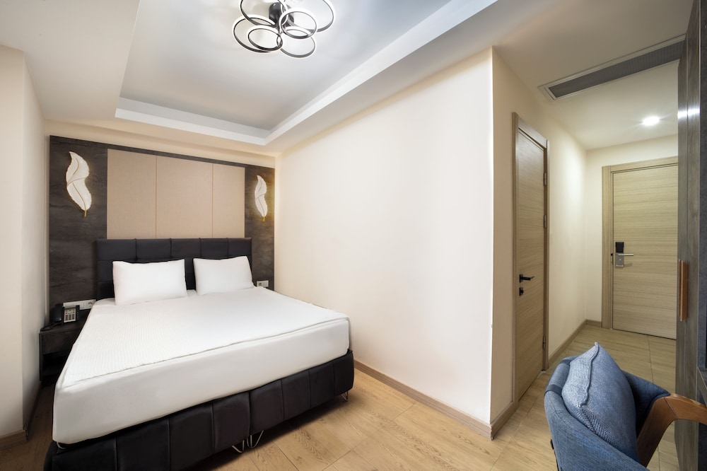 Economy Double Room, 1 Queen Bed, City View photo 2