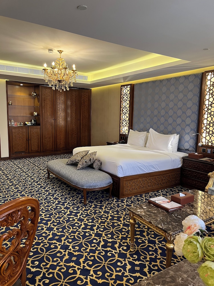 Deluxe Suite
