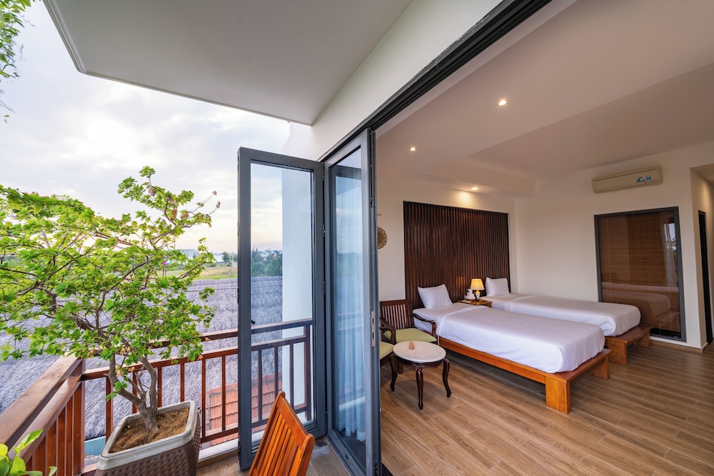 Panoramic Double or Twin Room, River View