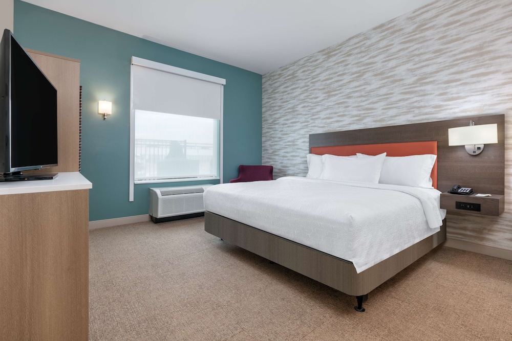 Suite, 1 King Bed - Photo 1