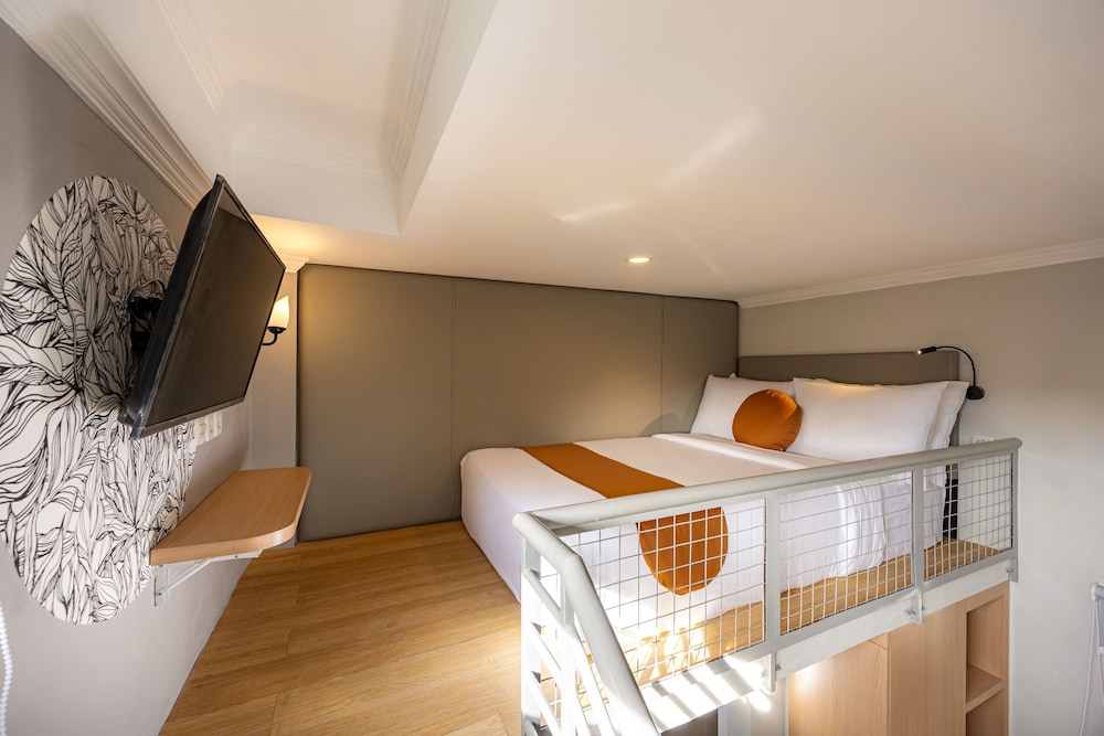 Premium Room, Mezzanine