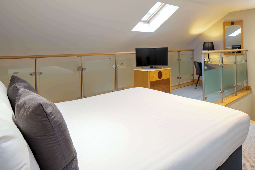Suite, 1 Double Bed, Non Smoking (with Sofabed) - Photo 3
