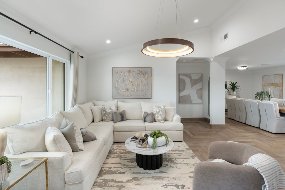 NEW The Hensley on Hubbell Designer Oasis w Pool, Photo 21