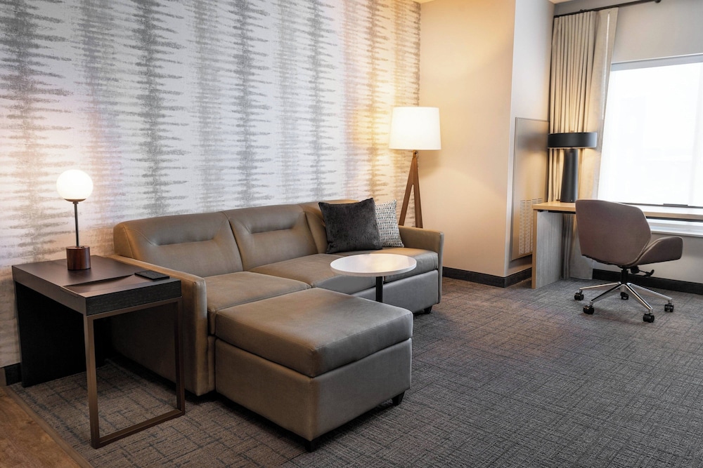 Suite, Multiple Beds (Mobility Accessible, Tub) photo 3