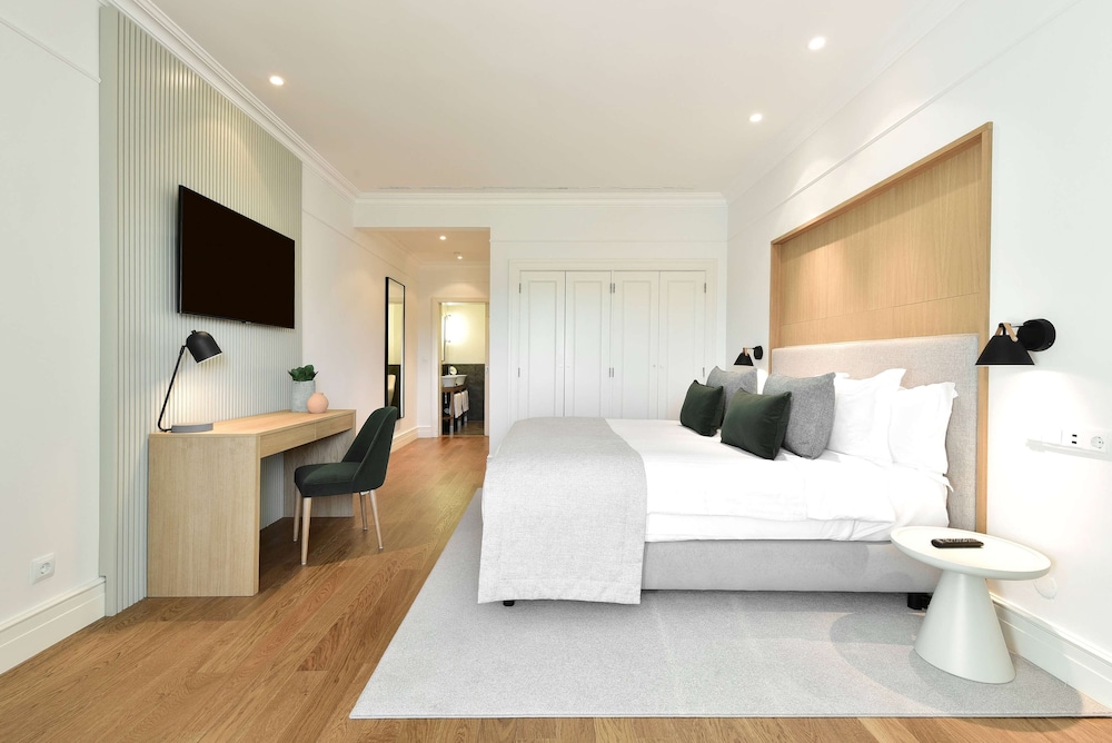 Suite, 1 King Bed, Golf View (Duplex) - Photo 3
