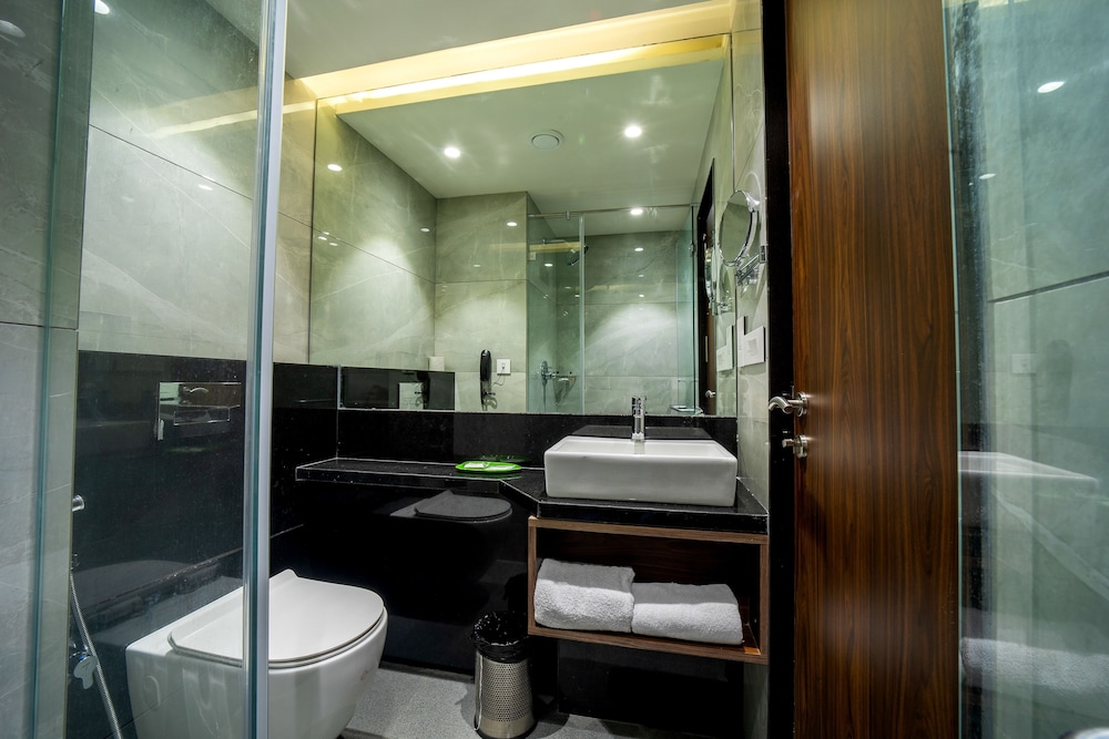Executive Room - Photo 6