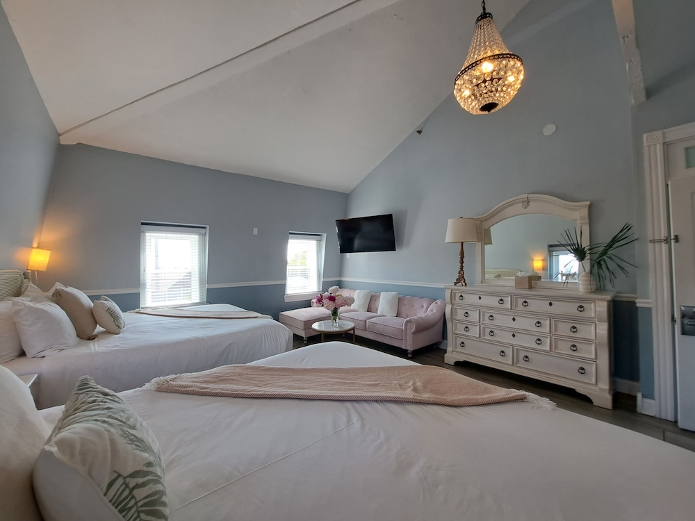 Premium Room, 2 King Beds photo 3