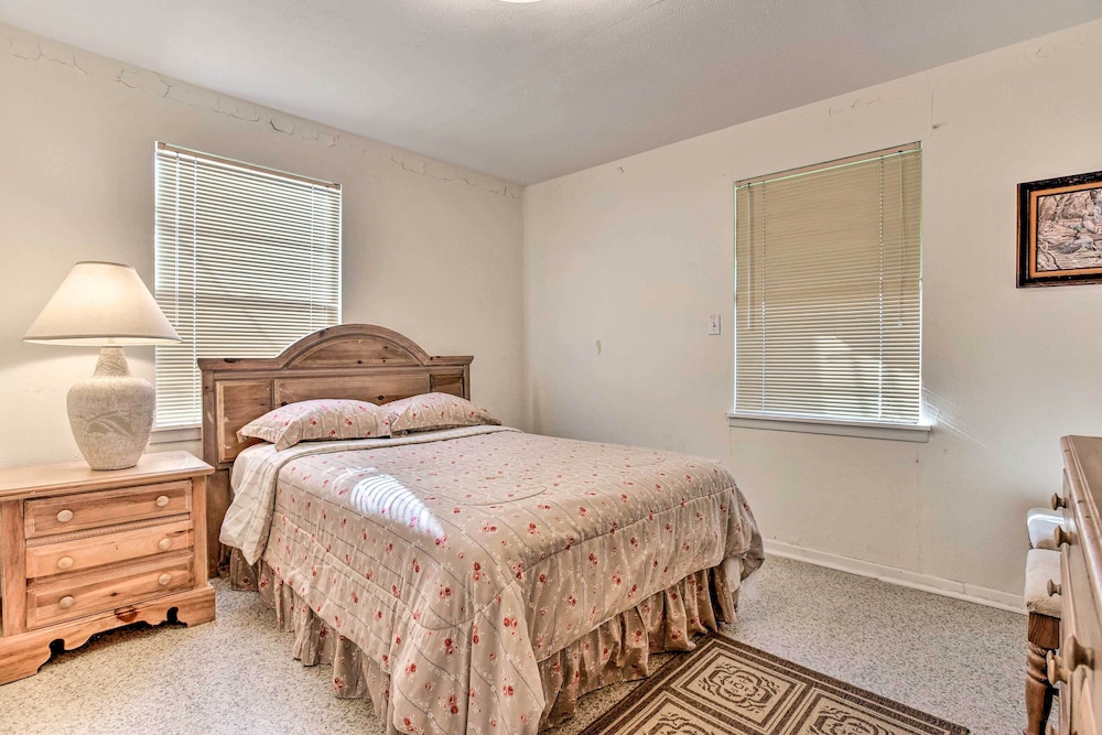 House (2 Bedrooms) photo 2