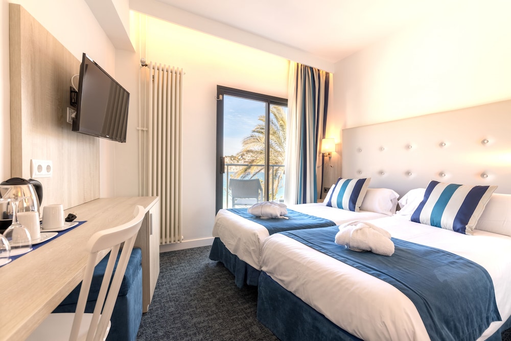 Superior Room, Balcony, Oceanfront photo 3