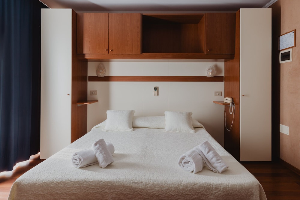 Triple Room - Photo 1