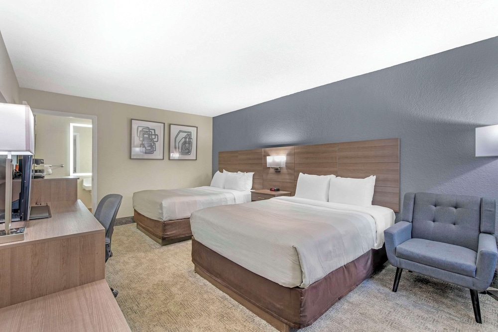 Room, 2 Queen Beds, Accessible, Non Smoking - Photo 1