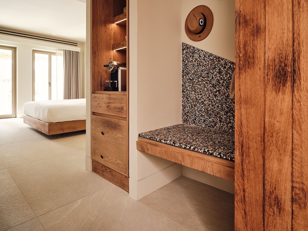 Nous Prime Balcony Room - Photo 11