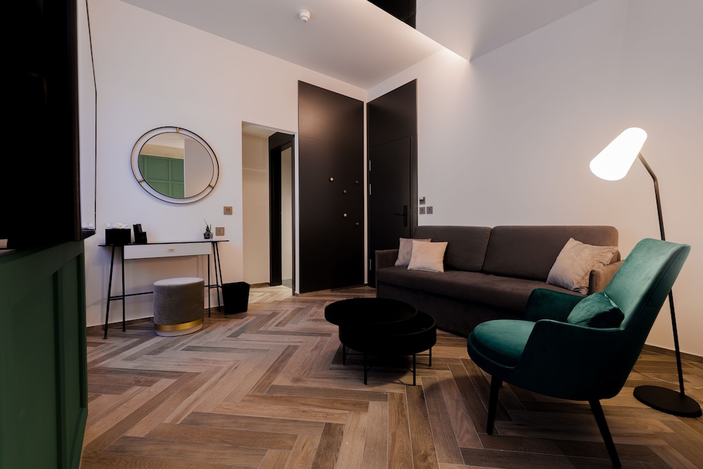 Deluxe Family Room