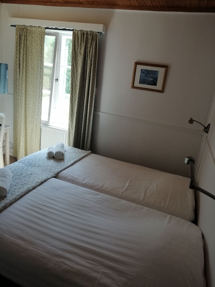 Economy Double Room photo 2